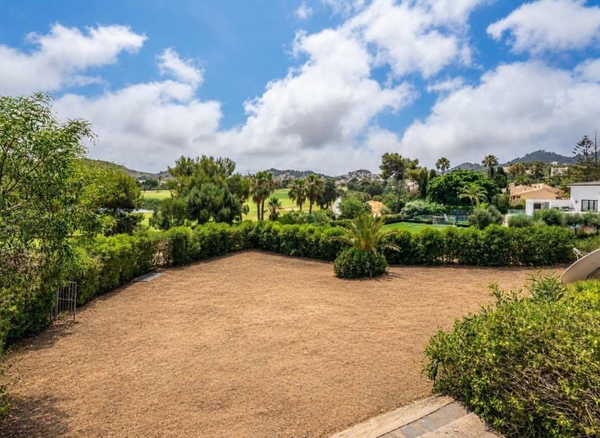 4 bedroom Villa for sale in La Manga Club with pool garage - € 3,219,748 (Ref: 9985771)