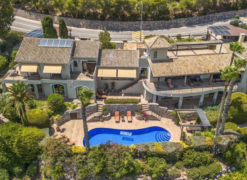 4 bedroom Villa for sale in La Manga Club with pool garage - € 3,219,748 (Ref: 9985771)
