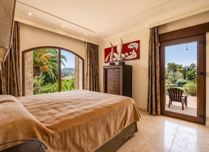 4 bedroom Villa for sale in La Manga Club with pool garage - € 3,219,748 (Ref: 9985771)