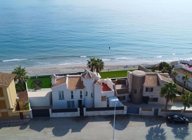 3 soverom Villa til salgs i La Manga del Mar Menor med garasje - € 1 650 000 (Ref: 9986117)