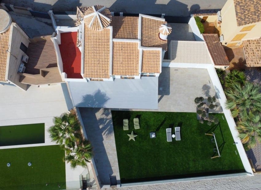 3 soverom Villa til salgs i La Manga del Mar Menor med garasje - € 1 650 000 (Ref: 9986117)