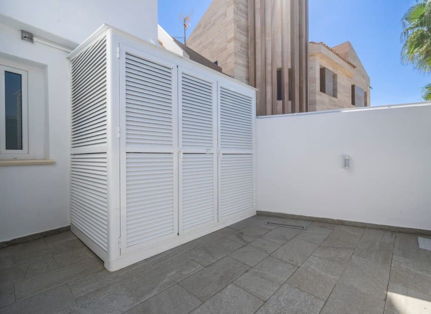 3 soverom Villa til salgs i La Manga del Mar Menor med garasje - € 1 650 000 (Ref: 9986117)