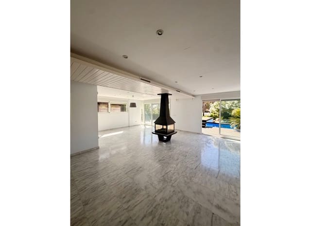 5 soverom Villa til salgs i La Manga del Mar Menor med svømmebasseng - € 685 000 (Ref: 9986121)