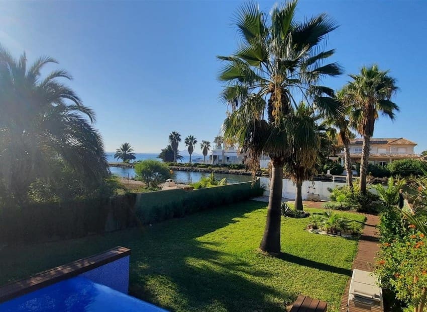5 sovrum Villa till salu i La Manga del Mar Menor med pool - 685 000 € (Ref: 9986121)