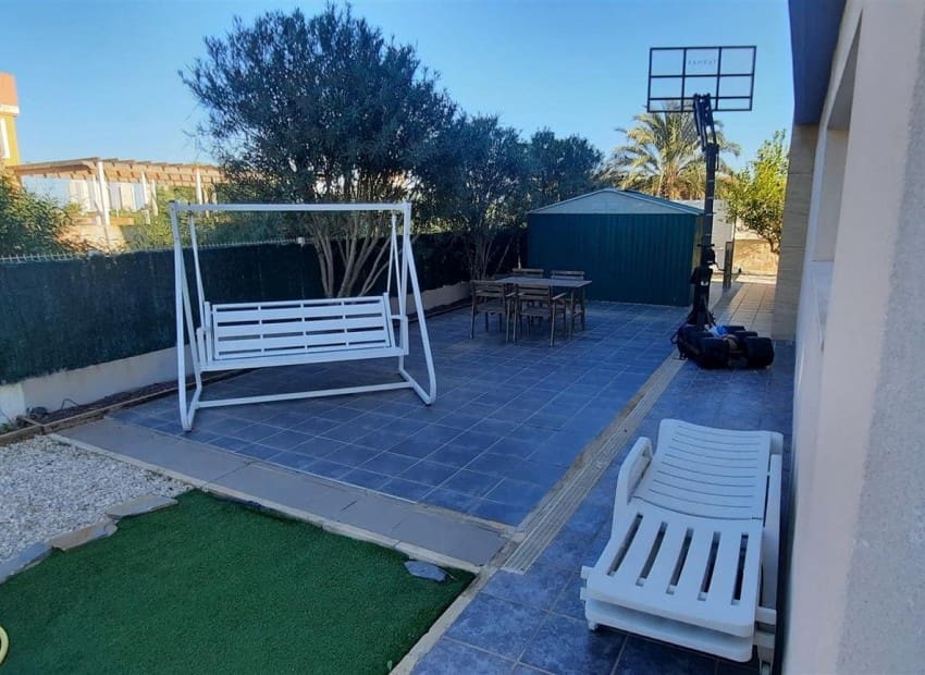 5 sovrum Villa till salu i La Manga del Mar Menor med pool - 685 000 € (Ref: 9986121)