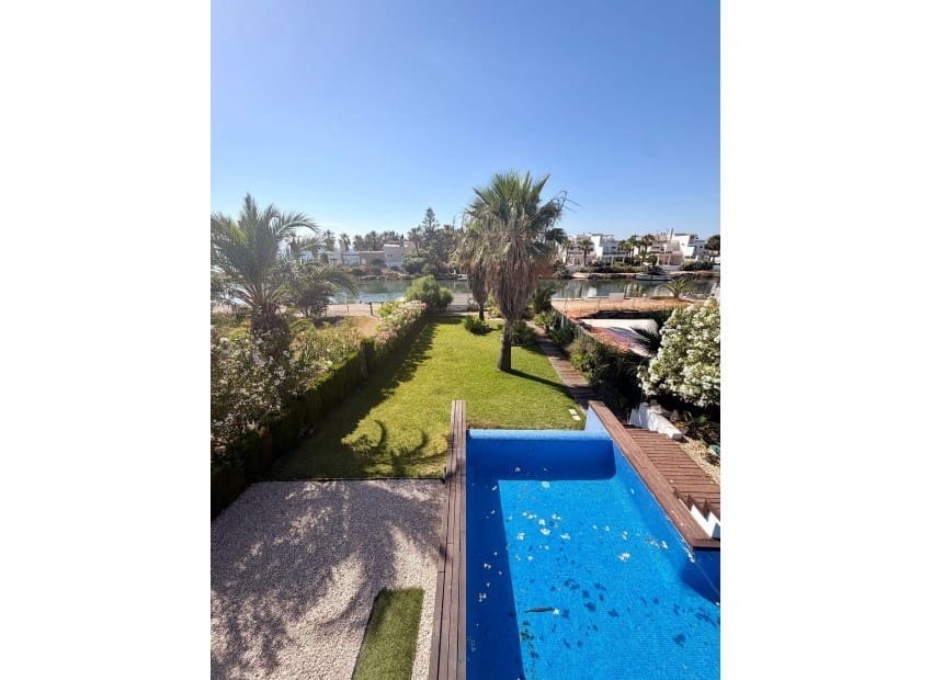 5 sovrum Villa till salu i La Manga del Mar Menor med pool - 685 000 € (Ref: 9986121)