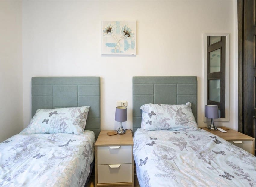 3 slaapkamer Huis te koop in San Cayetano met zwembad garage - € 185.000 (Ref: 9986177)
