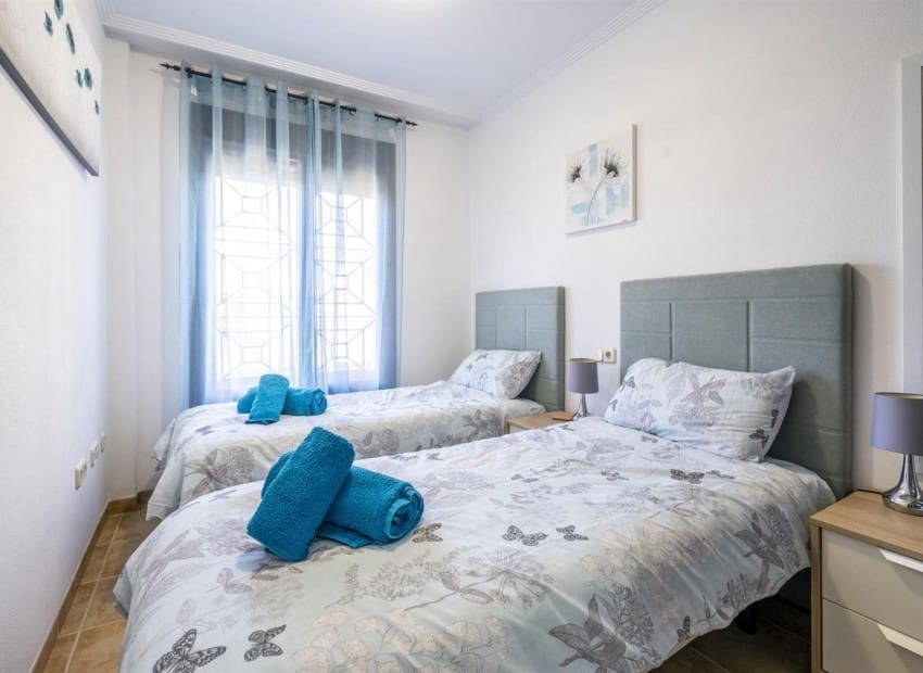 3 slaapkamer Huis te koop in San Cayetano met zwembad garage - € 185.000 (Ref: 9986177)