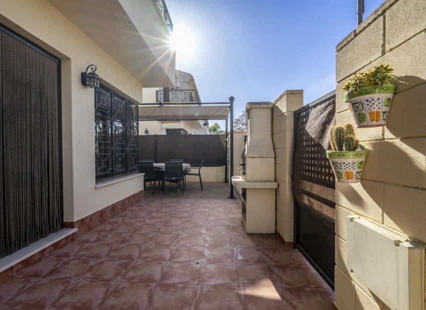 3 slaapkamer Huis te koop in San Cayetano met zwembad garage - € 185.000 (Ref: 9986177)