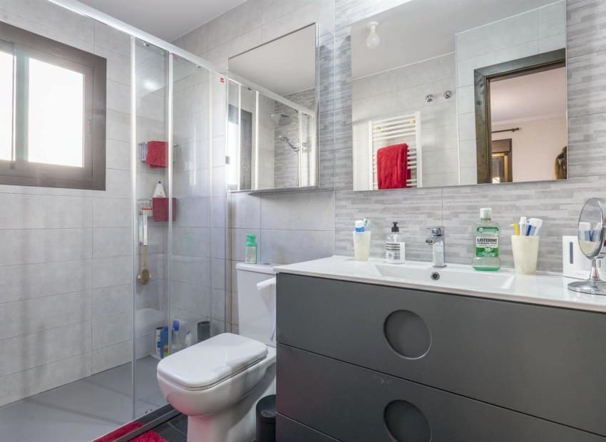 3 slaapkamer Huis te koop in San Cayetano met zwembad garage - € 195.000 (Ref: 9986230)