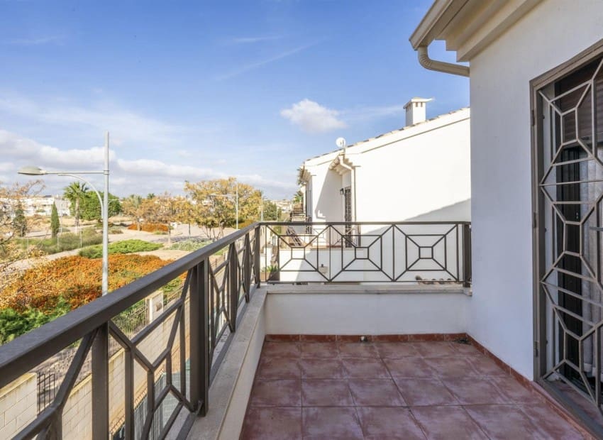 3 slaapkamer Huis te koop in San Cayetano met zwembad garage - € 195.000 (Ref: 9986230)