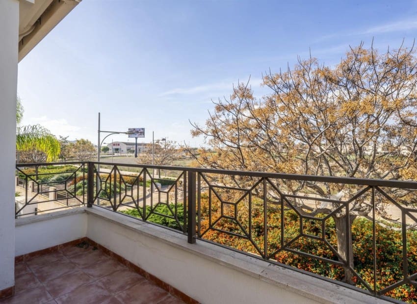 3 slaapkamer Huis te koop in San Cayetano met zwembad garage - € 195.000 (Ref: 9986230)