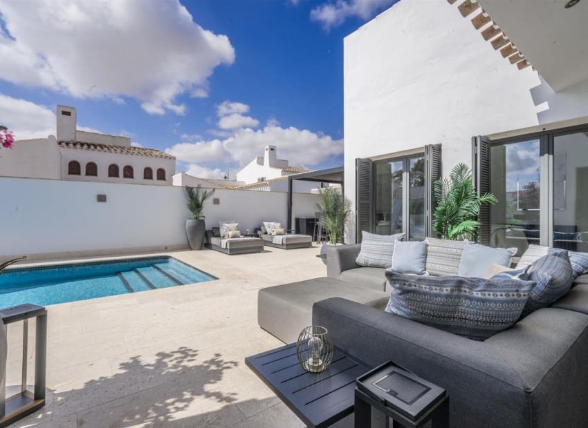 3 camera da letto Villa in vendita in El Valle Golf Resort con piscina garage - 600.000 € (Rif: 9987305)
