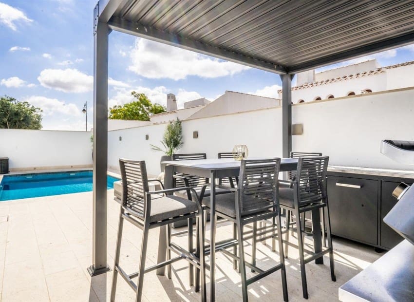 3 camera da letto Villa in vendita in El Valle Golf Resort con piscina garage - 600.000 € (Rif: 9987305)