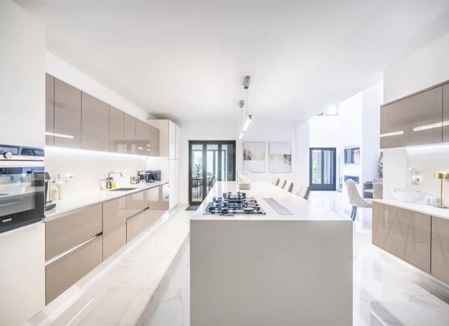 3 slaapkamer Villa te koop in El Valle Golf Resort, Murcia stad met zwembad garage - € 600.000 (Ref: 9987305)
