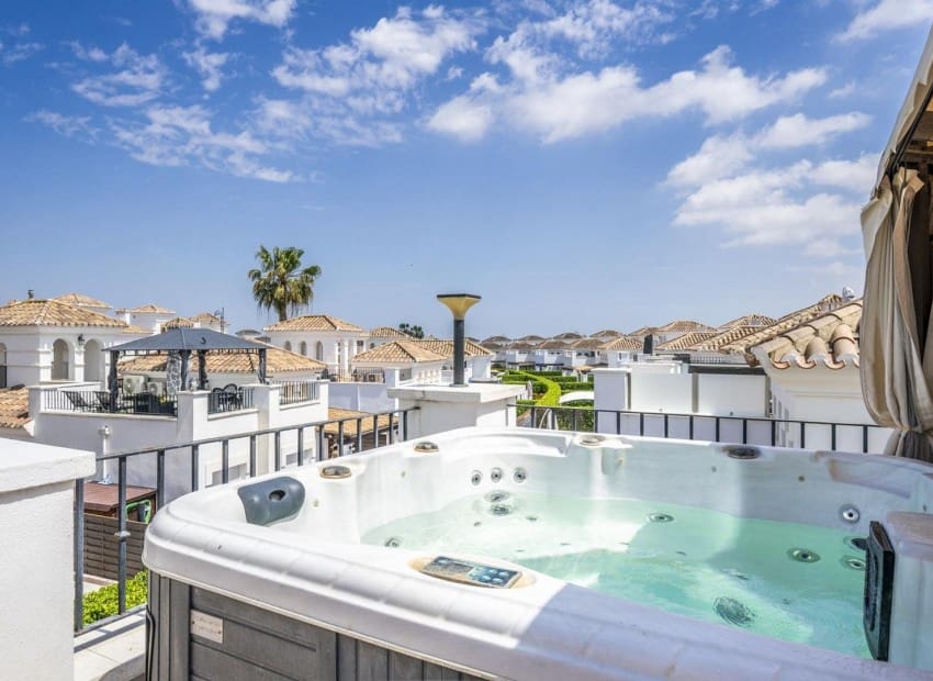2 sovrum Villa till salu i La Torre Golf Resort - 250 000 € (Ref: 9989430)
