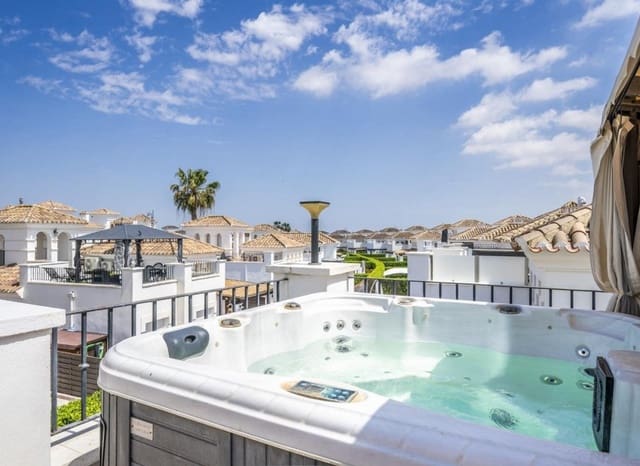 Chalet de 2 habitaciones en La Torre Golf Resort, Torre-Pacheco en venta - 250.000 € (Ref: 9989430)