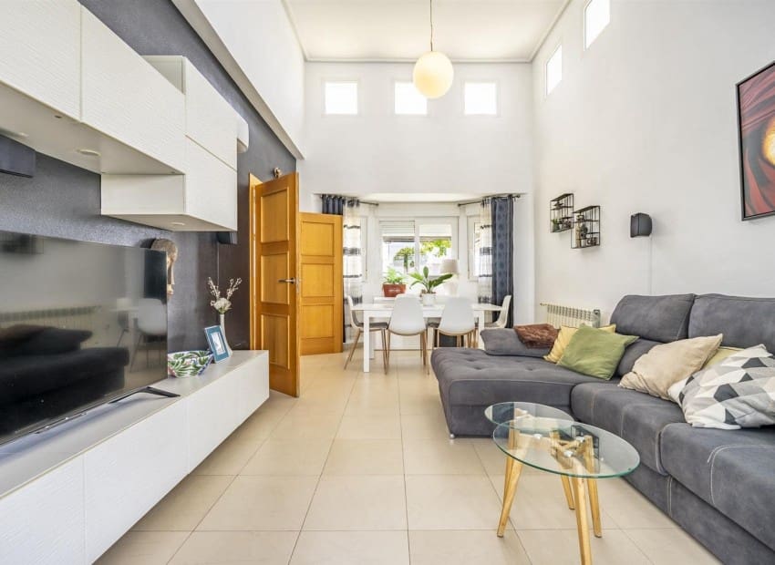 2 sovrum Villa till salu i La Torre Golf Resort - 250 000 € (Ref: 9989430)
