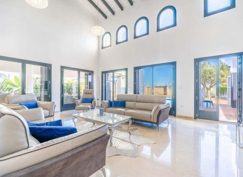 Chalet de 5 habitaciones en El Valle Golf Resort en venta con piscina garaje - 699.000 € (Ref: 9989432)