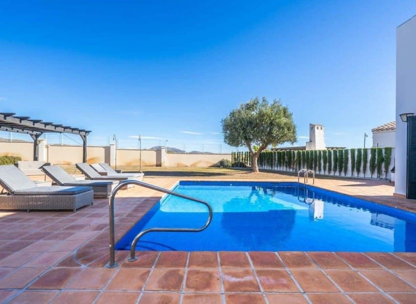 Chalet de 5 habitaciones en El Valle Golf Resort en venta con piscina garaje - 699.000 € (Ref: 9989432)