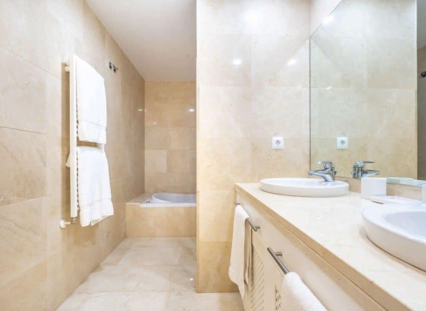 Chalet de 5 habitaciones en El Valle Golf Resort en venta con piscina garaje - 699.000 € (Ref: 9989432)