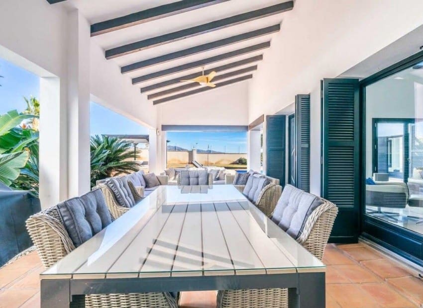 Chalet de 5 habitaciones en El Valle Golf Resort en venta con piscina garaje - 699.000 € (Ref: 9989432)