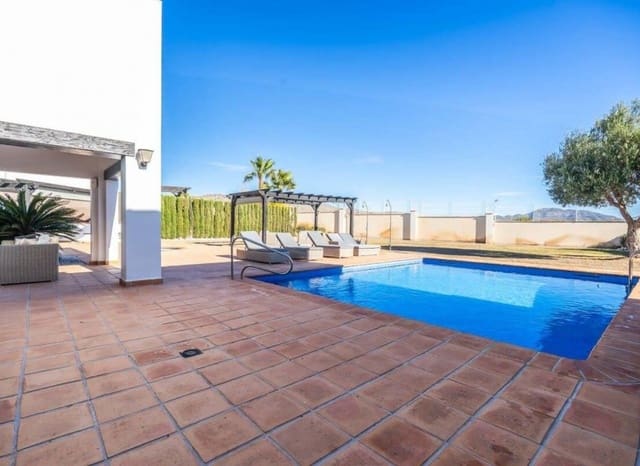 Chalet de 5 habitaciones en El Valle Golf Resort, Murcia ciudad en venta con piscina garaje - 699.000 € (Ref: 9989432)