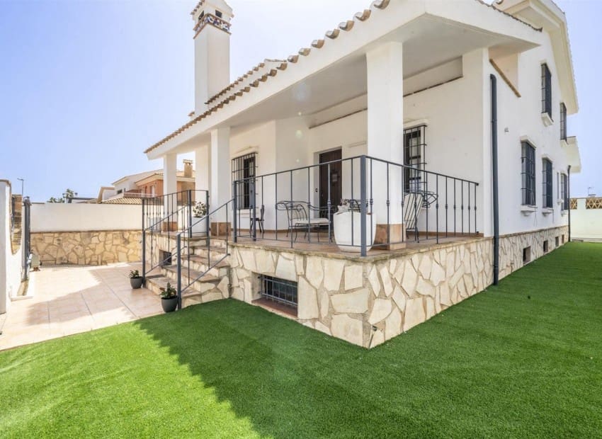 4 quarto Moradia para venda em San Javier com piscina garagem - 580 000 € (Ref: 9989826)