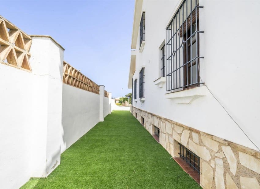 4 quarto Moradia para venda em San Javier com piscina garagem - 580 000 € (Ref: 9989826)