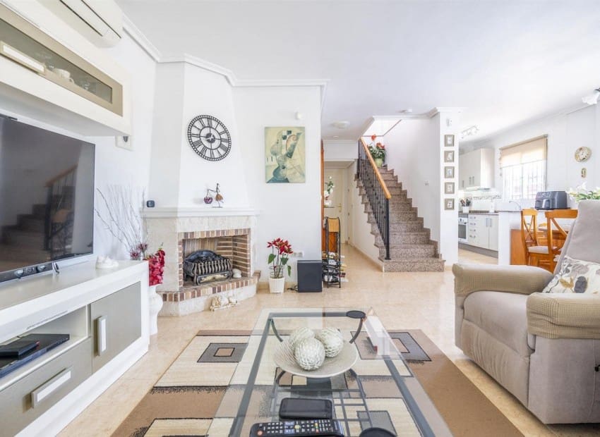 Chalet de 3 habitaciones en Sucina en venta con piscina garaje - 345.000 € (Ref: 9989829)