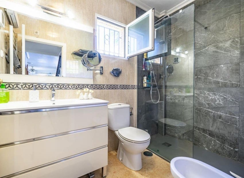Chalet de 3 habitaciones en Sucina en venta con piscina garaje - 345.000 € (Ref: 9989829)