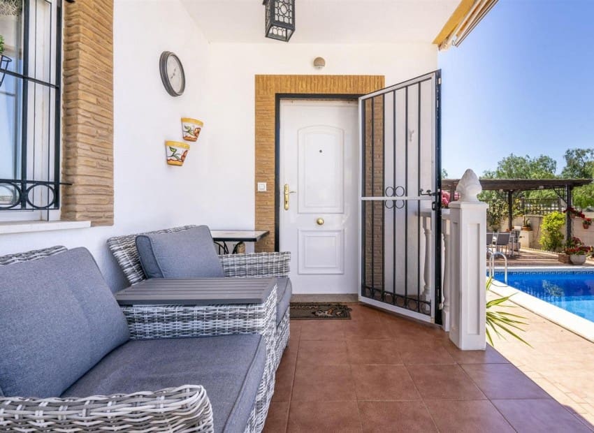 Chalet de 3 habitaciones en Sucina en venta con piscina garaje - 345.000 € (Ref: 9989829)