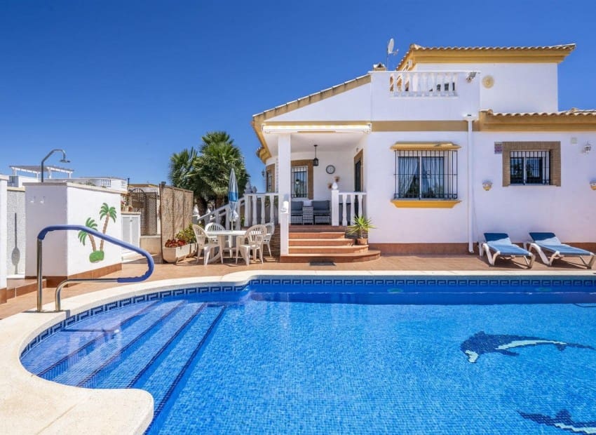 Chalet de 3 habitaciones en Sucina en venta con piscina garaje - 345.000 € (Ref: 9989829)