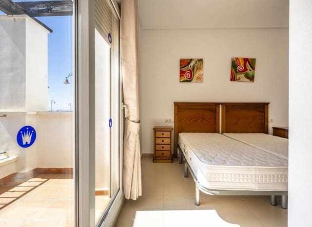 Chalet de 3 habitaciones en La Torre Golf Resort, Torre-Pacheco en venta con piscina garaje - 350.000 € (Ref: 9991797)
