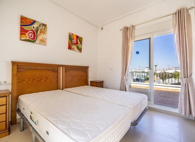 Chalet de 3 habitaciones en La Torre Golf Resort, Torre-Pacheco en venta con piscina garaje - 350.000 € (Ref: 9991797)