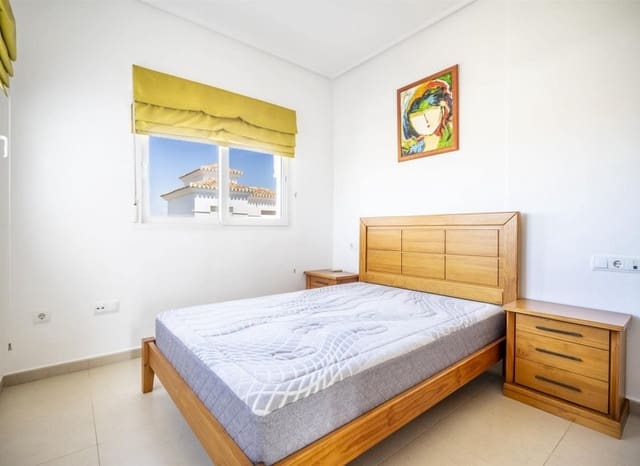 Chalet de 3 habitaciones en La Torre Golf Resort, Torre-Pacheco en venta con piscina garaje - 350.000 € (Ref: 9991797)
