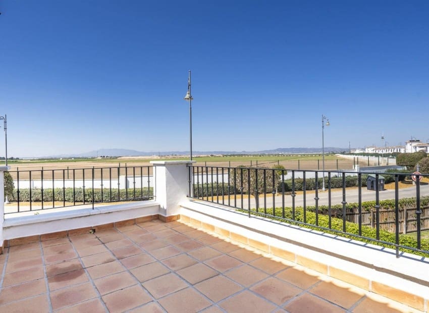 3 makuuhuone Huvila myytävänä paikassa La Torre Golf Resort mukana uima-altaan 
autotalli - 350 000 € (Ref: 9991797)
