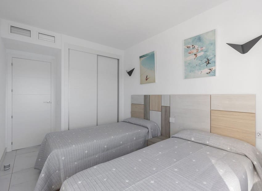 Apartamento de 2 habitaciones en Punta Prima en venta con piscina garaje - 765.000 € (Ref: 9991956)