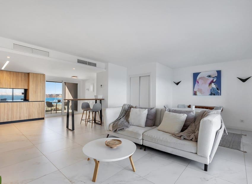 Apartamento de 2 habitaciones en Punta Prima en venta con piscina garaje - 765.000 € (Ref: 9991956)