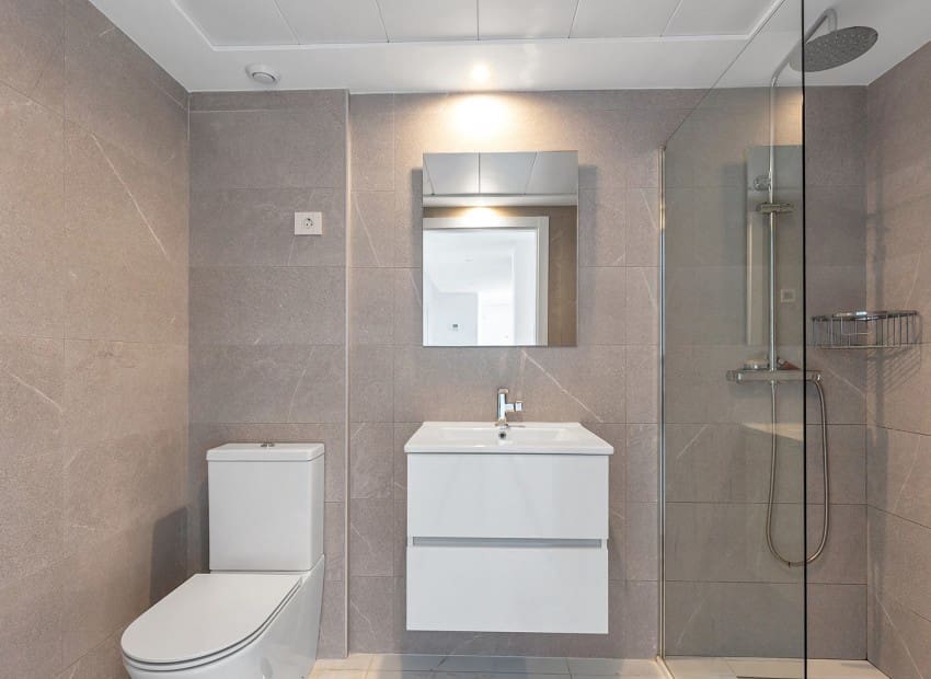 Apartamento de 2 habitaciones en Punta Prima en venta con piscina garaje - 765.000 € (Ref: 9991956)