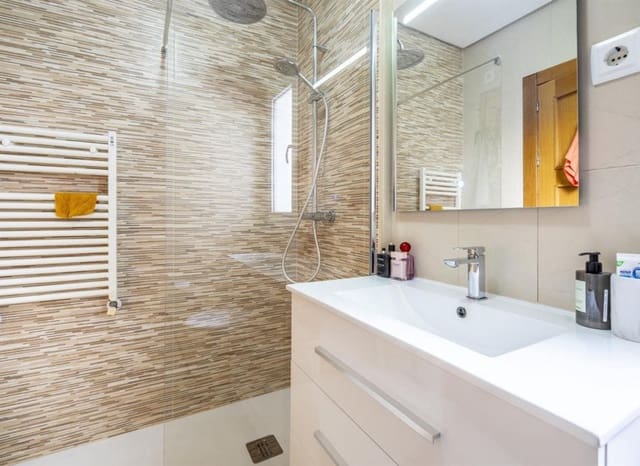 Chalet de 2 habitaciones en La Torre Golf Resort, Torre-Pacheco en venta - 245.000 € (Ref: 9993560)