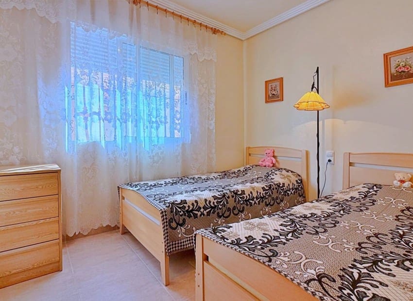 Chalet de 4 habitaciones en Orihuela Costa en venta con piscina garaje - 379.000 € (Ref: 9993562)