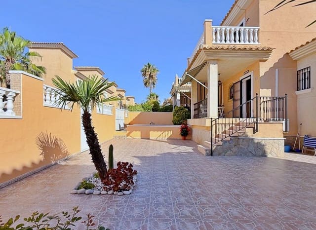 4 sypialnia Willa na sprzedaż w Los Balcones - Los Altos, Orihuela z basenem garażem - 379 000 € (Ref: 9993562)