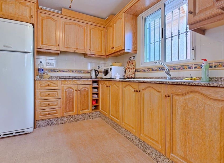 Chalet de 4 habitaciones en Orihuela Costa en venta con piscina garaje - 379.000 € (Ref: 9993562)