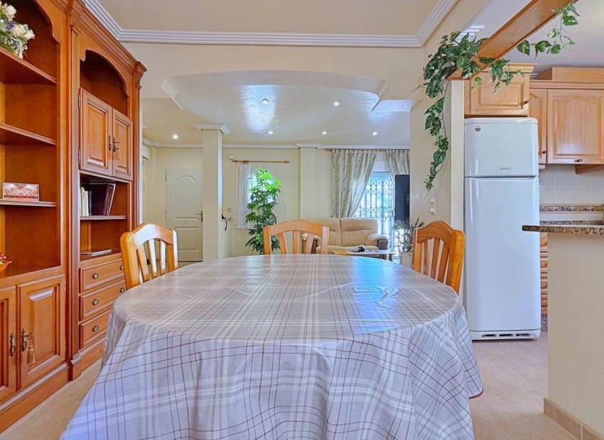 Chalet de 4 habitaciones en Orihuela Costa en venta con piscina garaje - 379.000 € (Ref: 9993562)