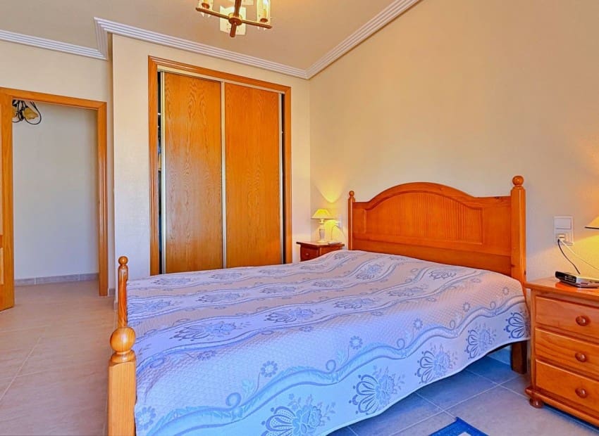 Chalet de 4 habitaciones en Orihuela Costa en venta con piscina garaje - 379.000 € (Ref: 9993562)