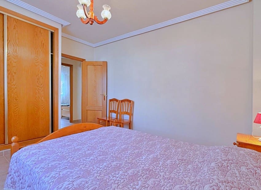 Chalet de 4 habitaciones en Orihuela Costa en venta con piscina garaje - 379.000 € (Ref: 9993562)