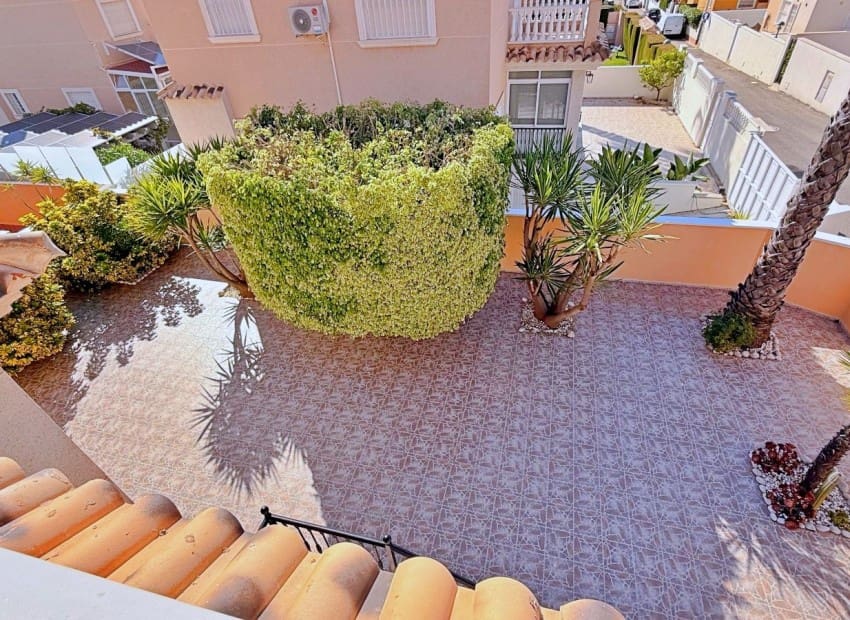 Chalet de 4 habitaciones en Orihuela Costa en venta con piscina garaje - 379.000 € (Ref: 9993562)
