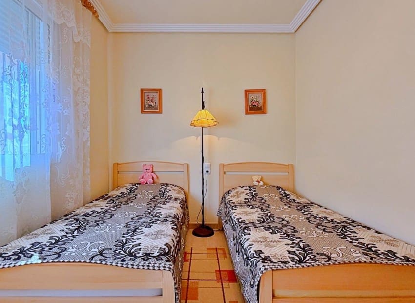 Chalet de 4 habitaciones en Orihuela Costa en venta con piscina garaje - 379.000 € (Ref: 9993562)