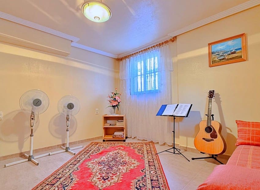 Chalet de 4 habitaciones en Orihuela Costa en venta con piscina garaje - 379.000 € (Ref: 9993562)